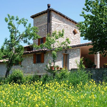 Bed and Breakfast Casale La Torretta Норча Экстерьер фото