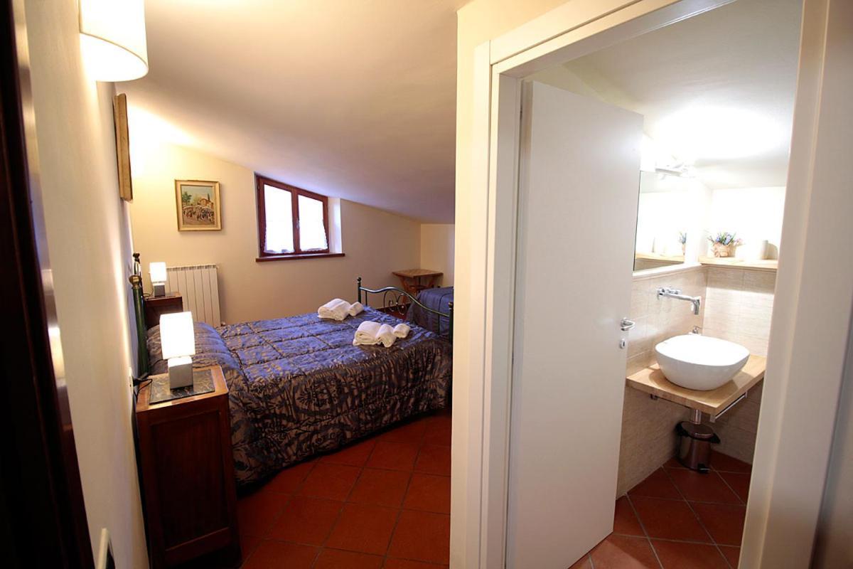 Bed and Breakfast Casale La Torretta Норча Экстерьер фото