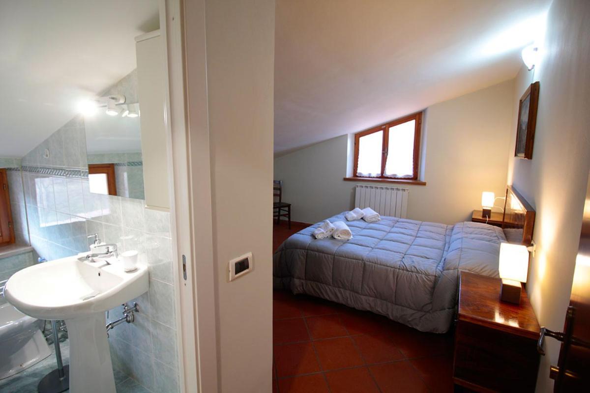Bed and Breakfast Casale La Torretta Норча Экстерьер фото