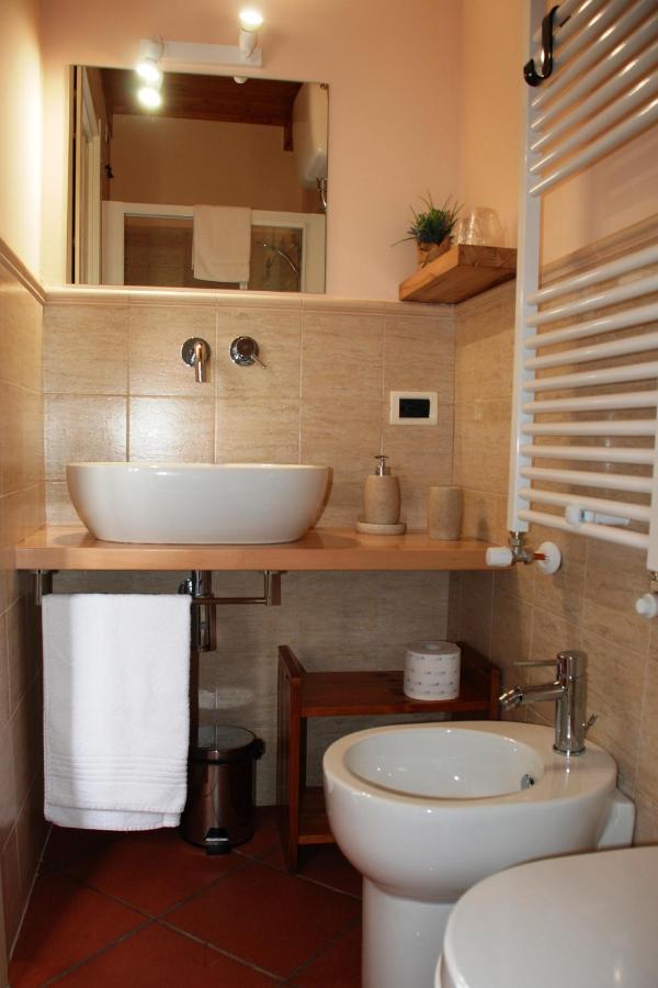 Bed and Breakfast Casale La Torretta Норча Экстерьер фото