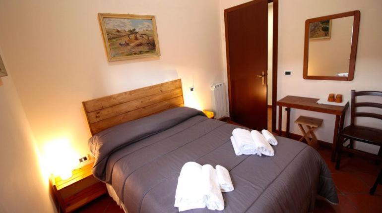 Bed and Breakfast Casale La Torretta Норча Экстерьер фото